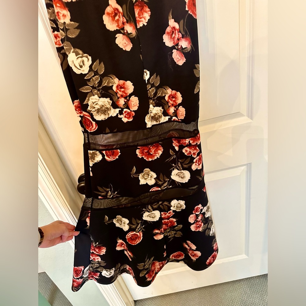 Minette - STUNNING Black and Floral Fit & Flare Off The Shoulder Dress! - Picture 9 of 9